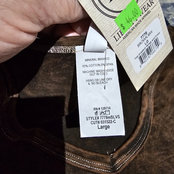 LIBERTY WEAR Women Elegant Brown Winged Graphic Tee, Size L NWT - Picture 5 of 6